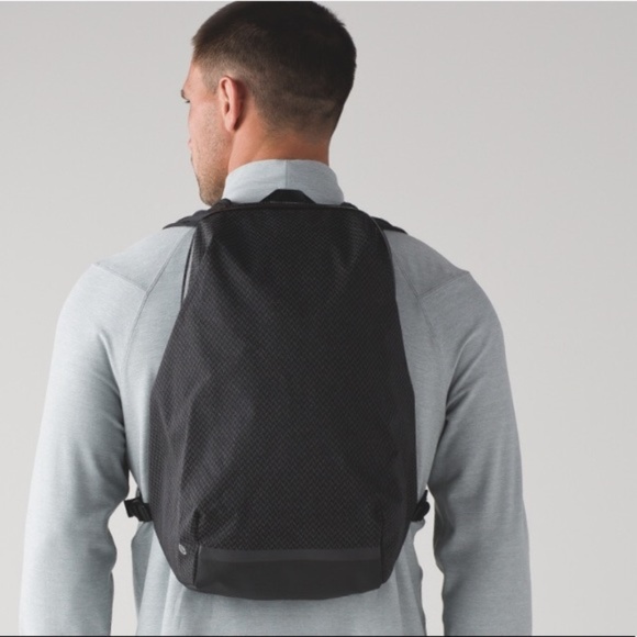 Everyday lululemon surge run backpack 